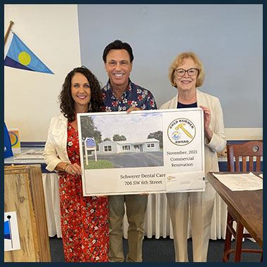 News-Flash-Gold-Hammer